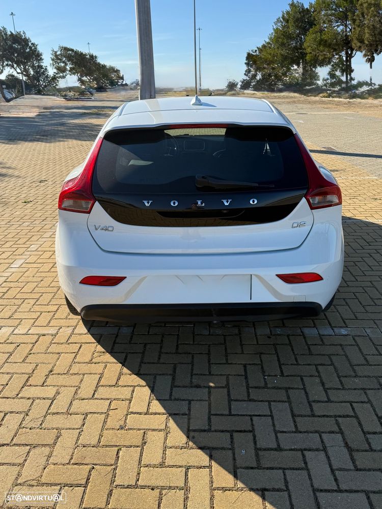 Volvo V40 D2 Momentum - 5