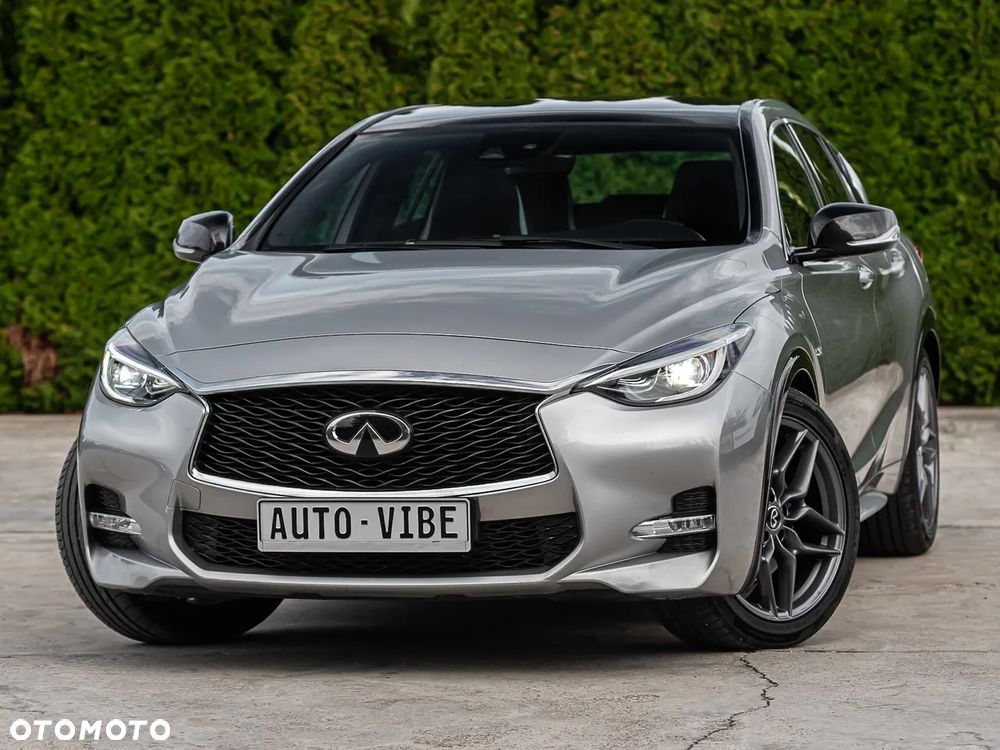Infiniti Q30 2.0t DCT AWD Sport City Black - 5