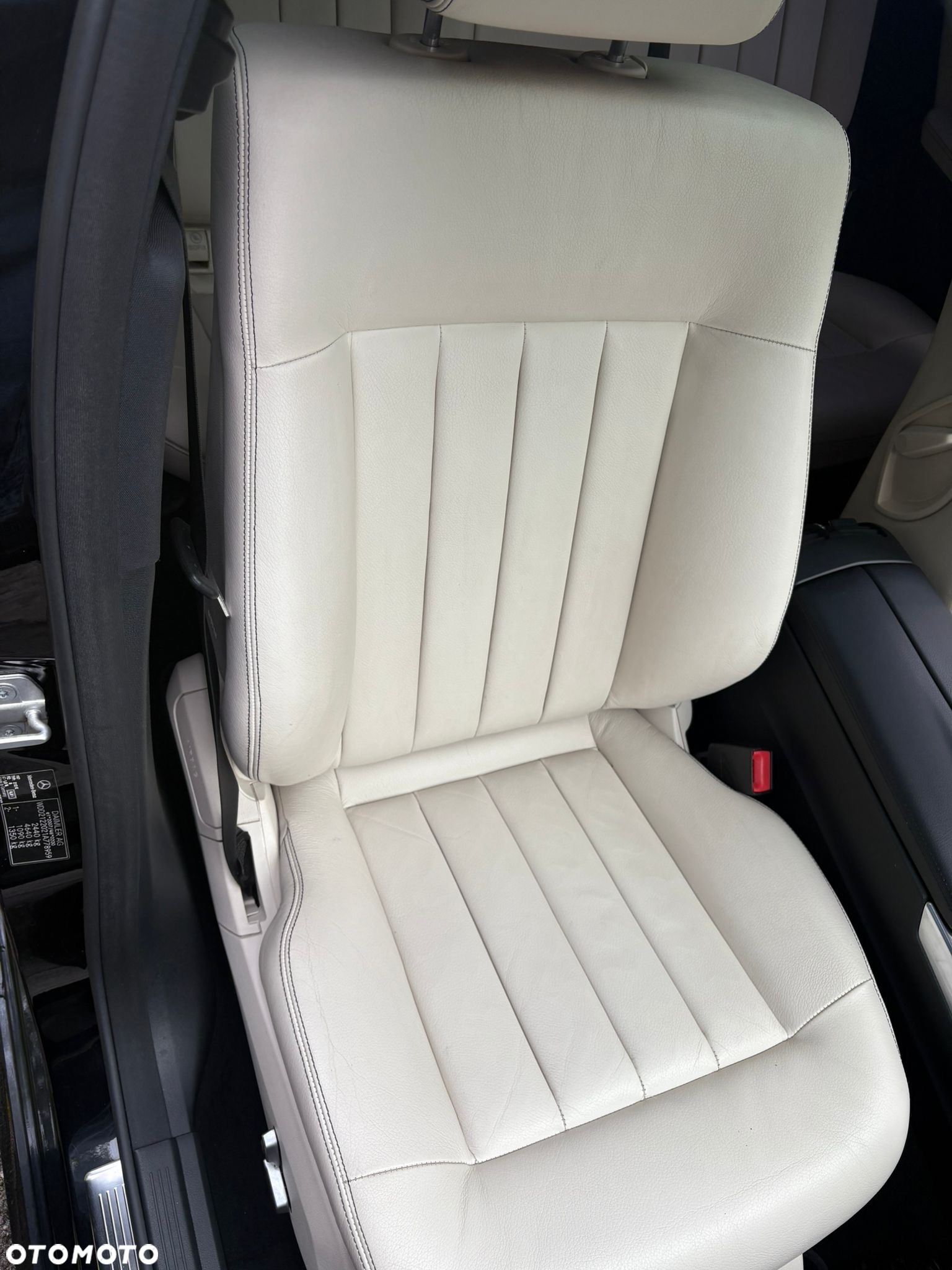 Mercedes-Benz Klasa E 220 T CDI DPF BlueEFFICIENCY Automatik Elegance - 25