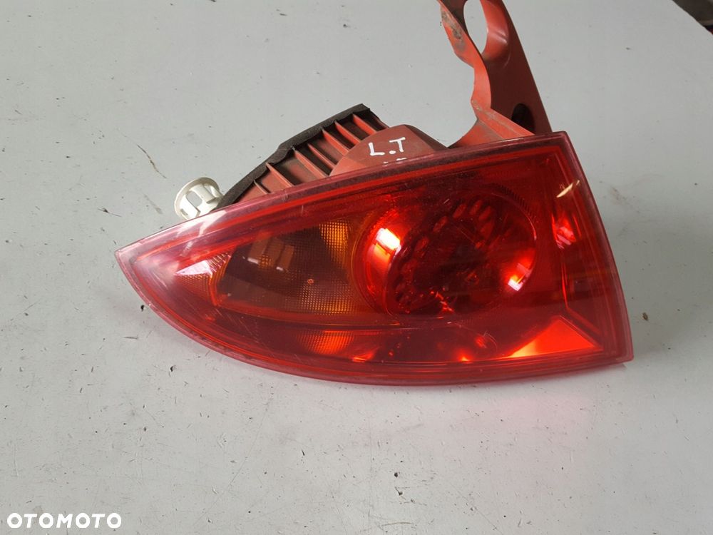SEAT LEON 2 II 04-12r LAMPA LEWA TYŁ TYLNA 1P0945095F - 2