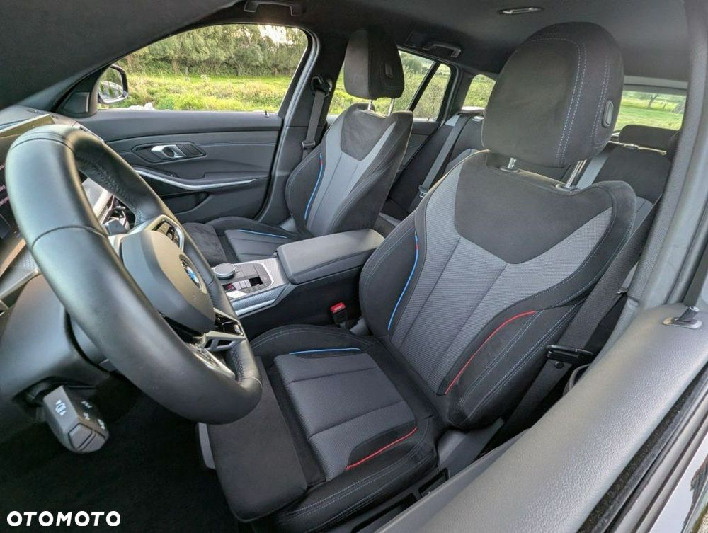 BMW Seria 3 330i xDrive M Sport - 10