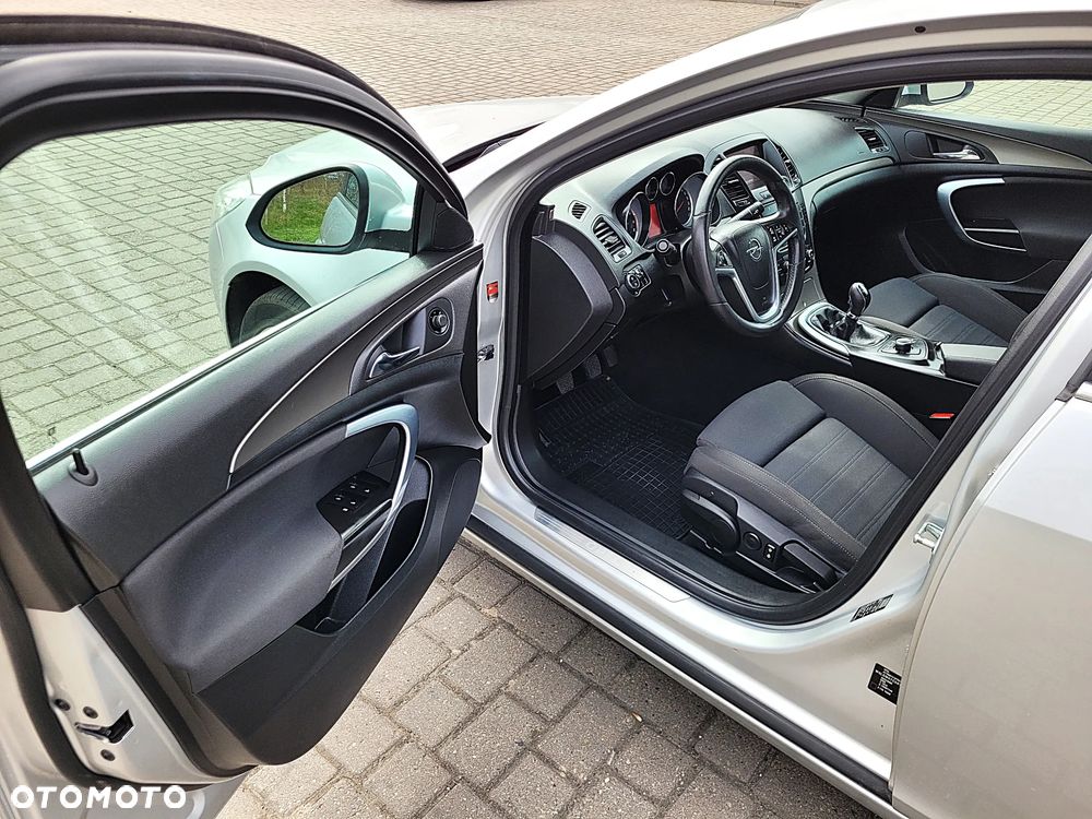 Opel Insignia - 15