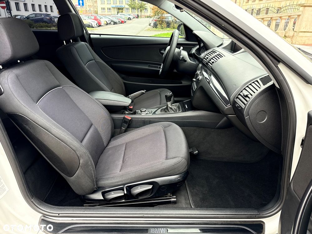BMW Seria 1 - 25