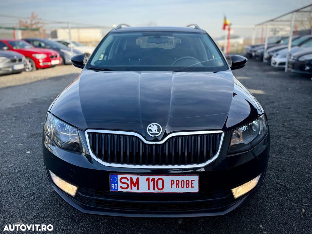 Skoda Octavia Combi 2.0 TDI DSG Premium Edition - 2