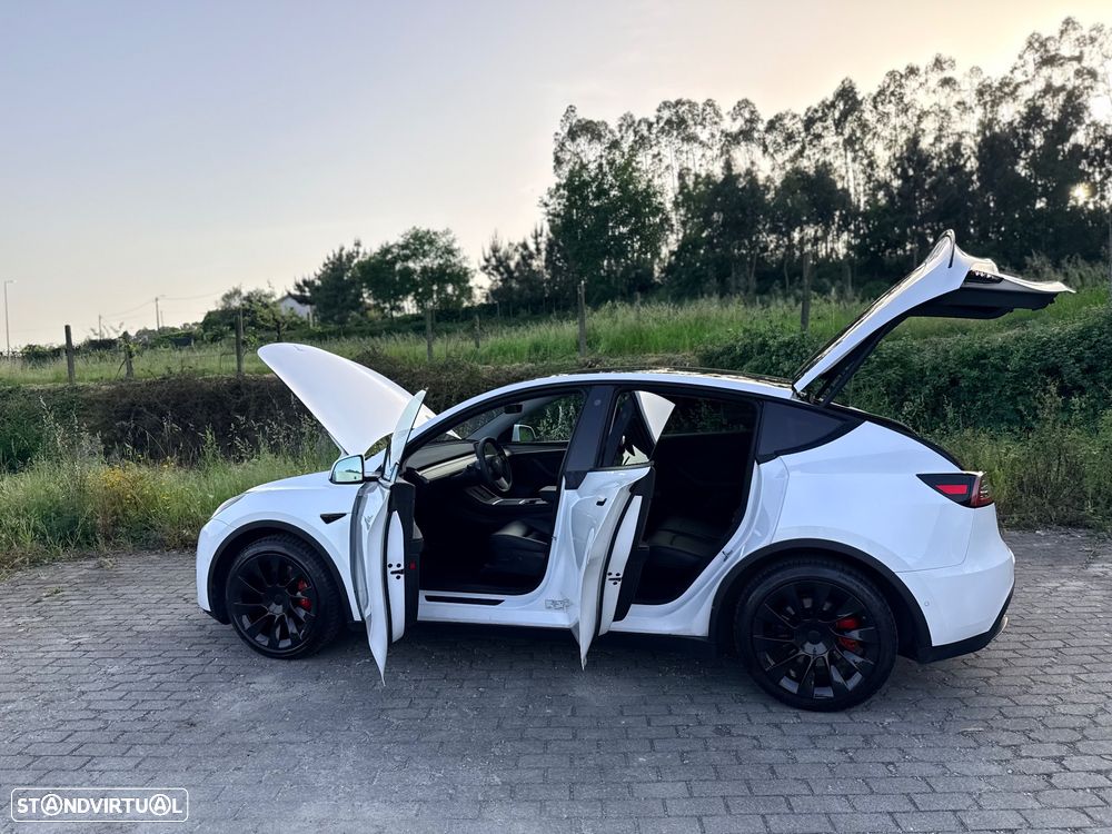 Tesla Model Y - 30