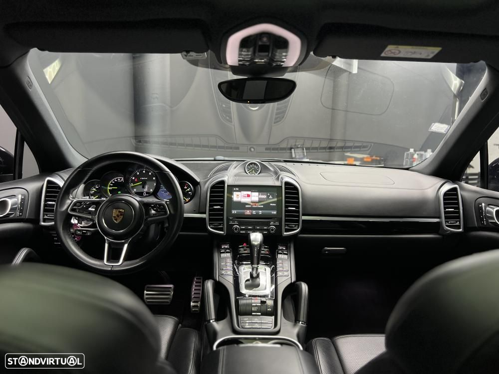 Porsche Cayenne S E-Hybrid - 16