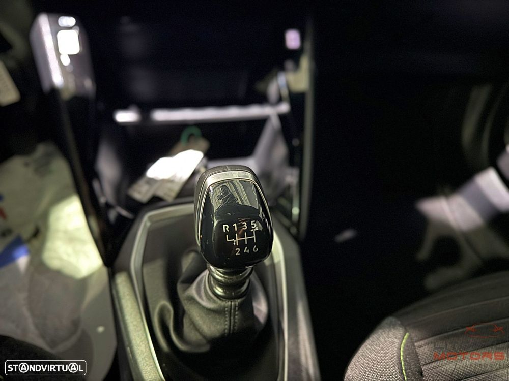 Peugeot 2008 1.2 PureTech SE Style - 28