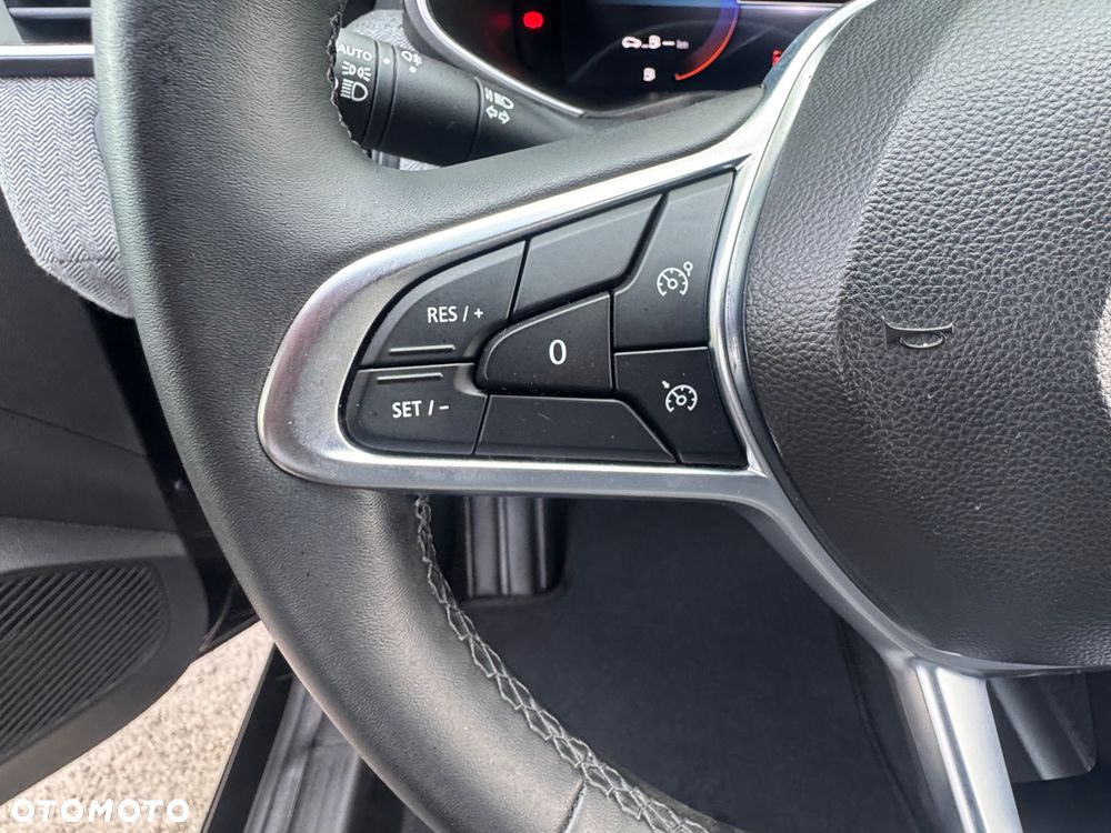 Renault Clio - 22