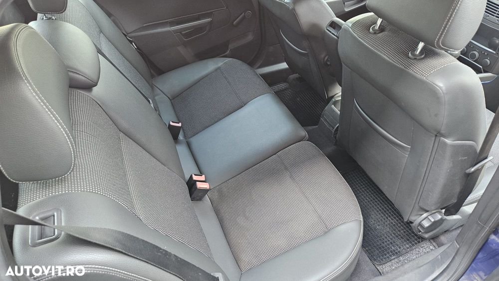 Opel Astra 1.6i Enjoy - 4