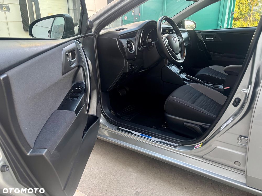 Toyota Auris - 11