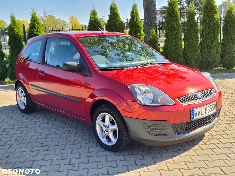Ford Fiesta 1.3 Ghia - 31