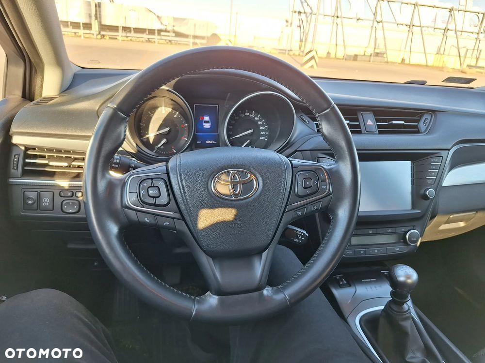 Toyota Avensis 2.0 D-4D Prestige - 12