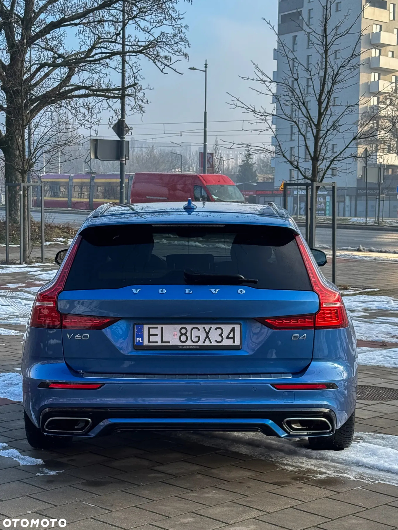 Volvo V60 D4 R-Design - 9