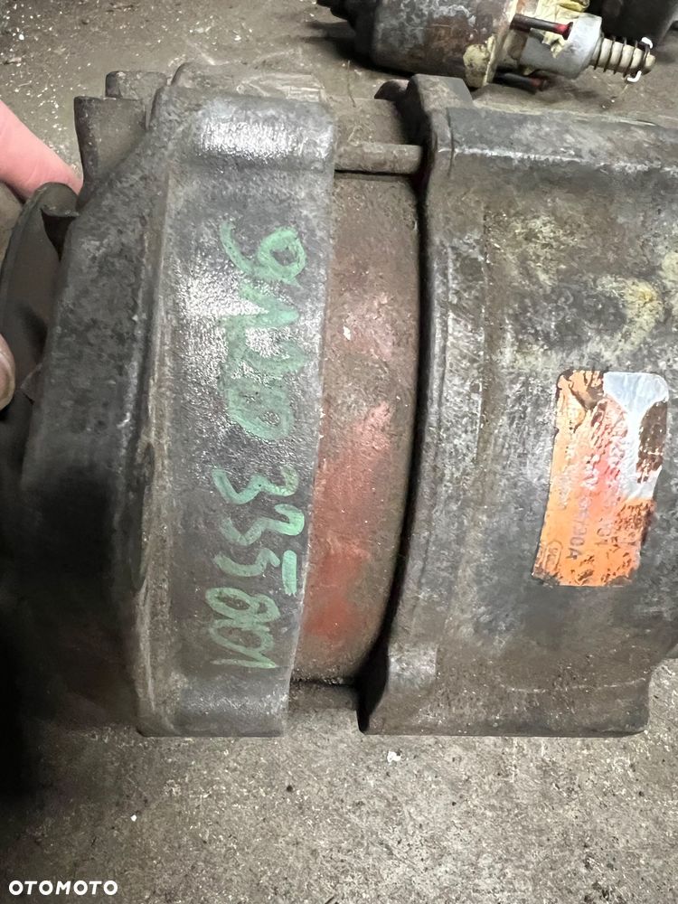 Alternator Nissan vanette serena 2.3d - 1