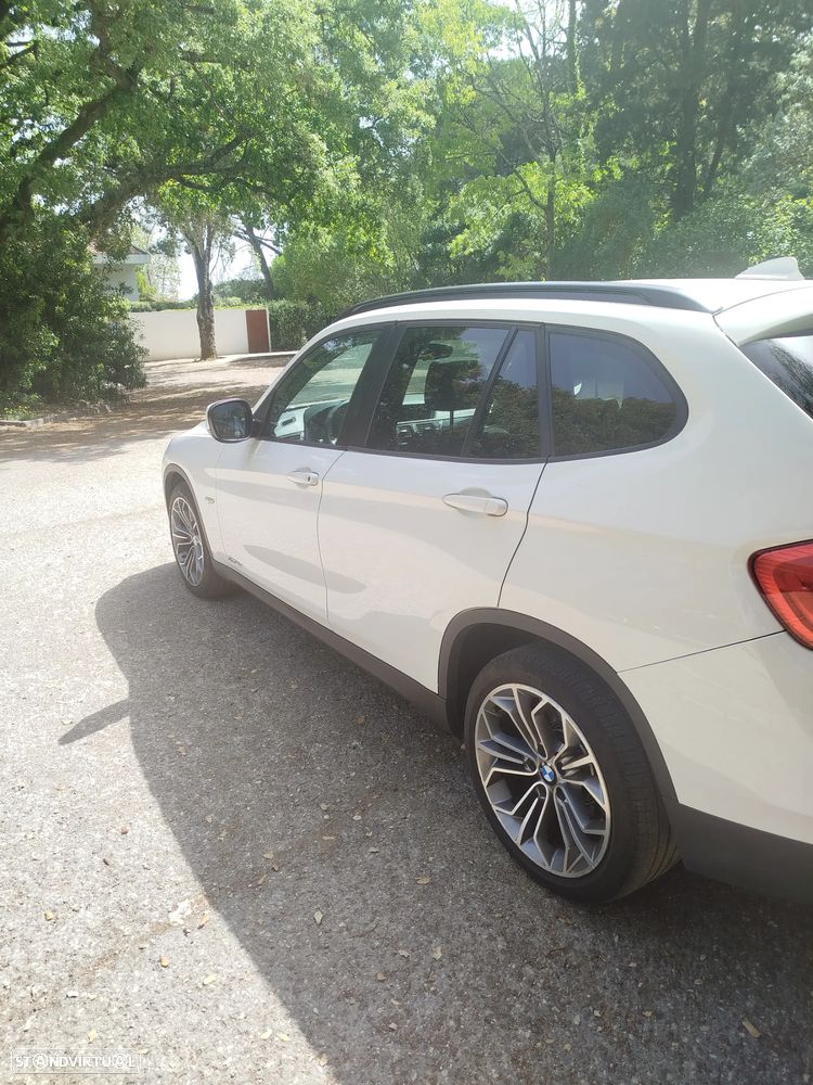 BMW X1 18 d sDrive Auto Line Sport - 4