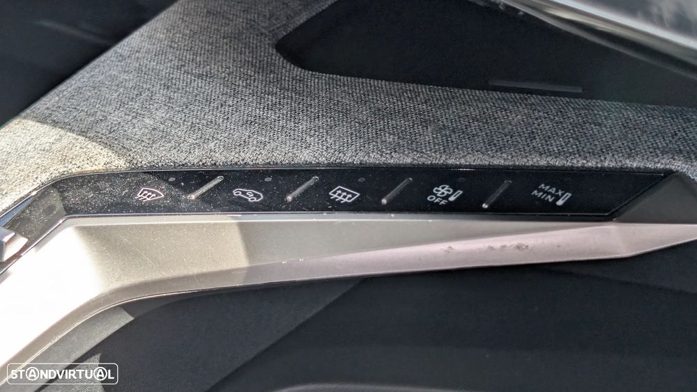 Peugeot 3008 1.2 Hybrid Allure e-DCS6 - 15