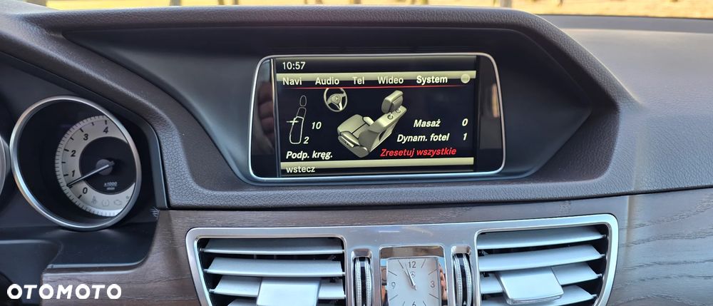 Mercedes-Benz Klasa E 500 BlueEFFICIENCY 7G-TRONIC Avantgarde - 23