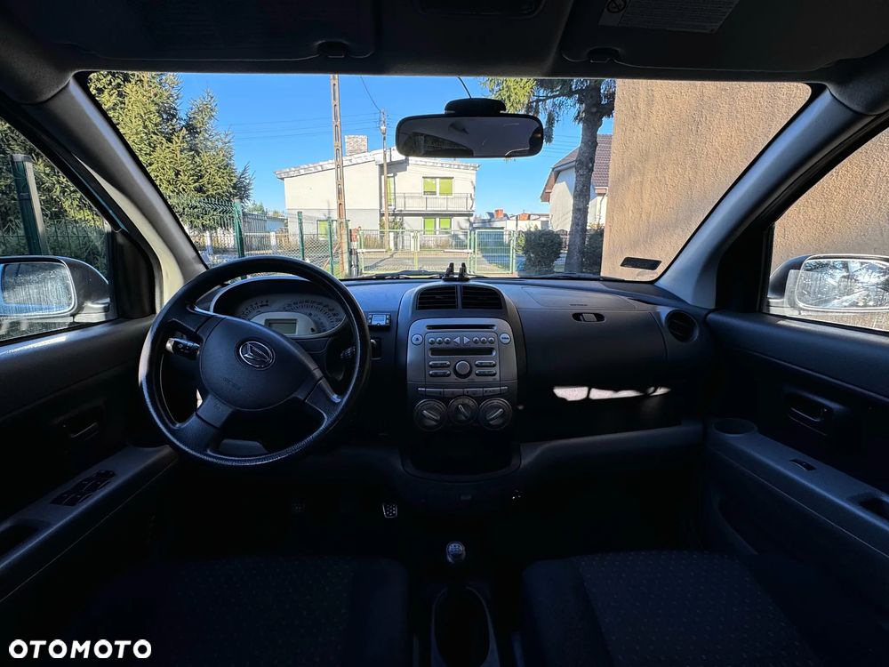 Daihatsu Sirion 1.0 - 11