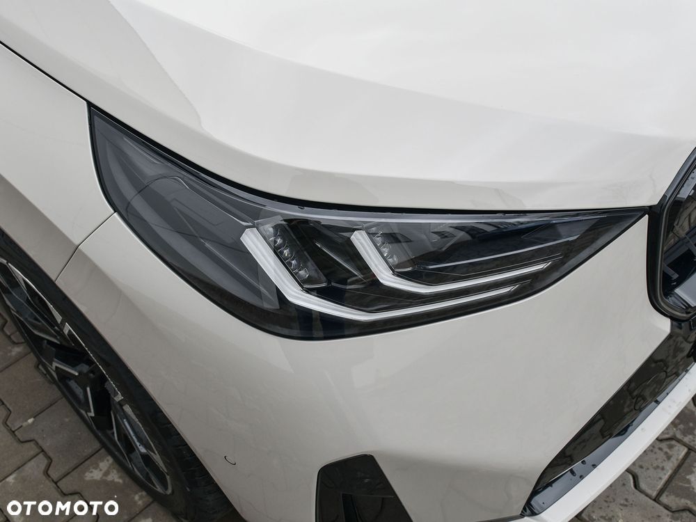 BMW X3 xDrive20 mHEV - 11