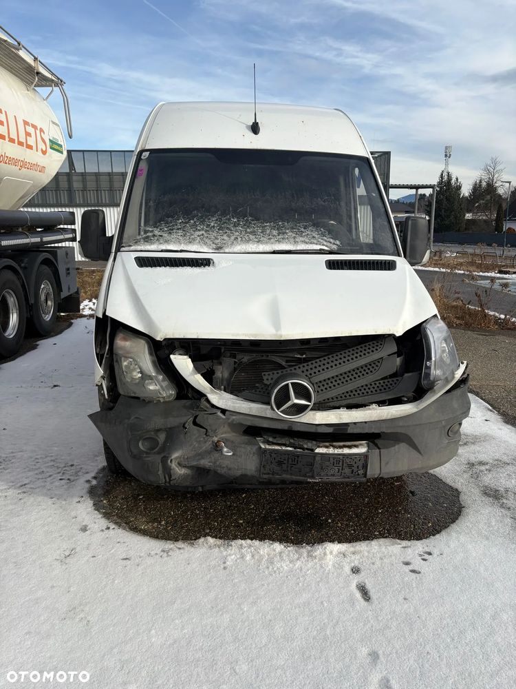 Mercedes-Benz Sprinter - 1