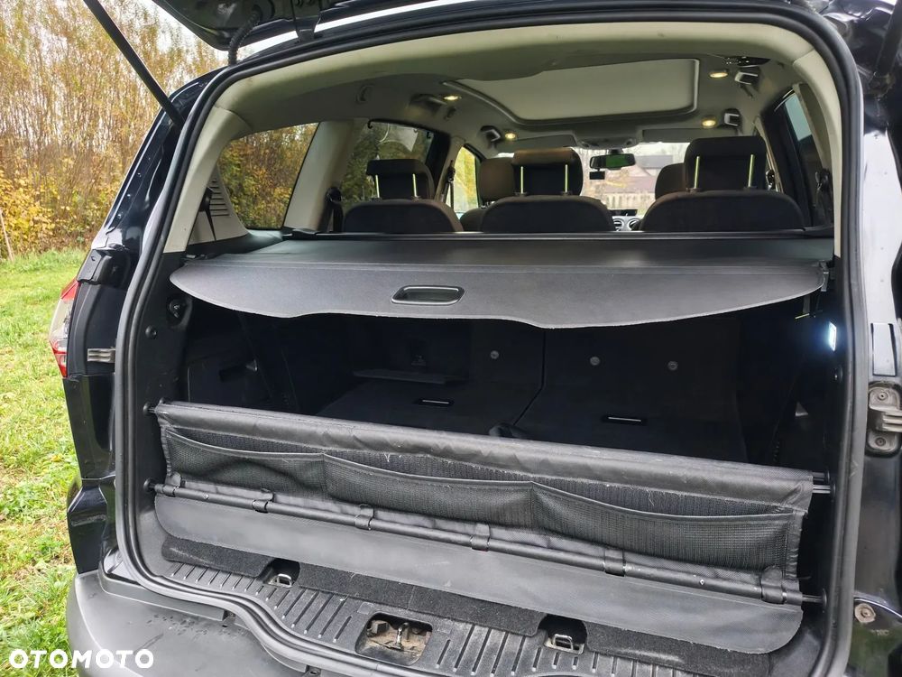Ford S-Max - 14