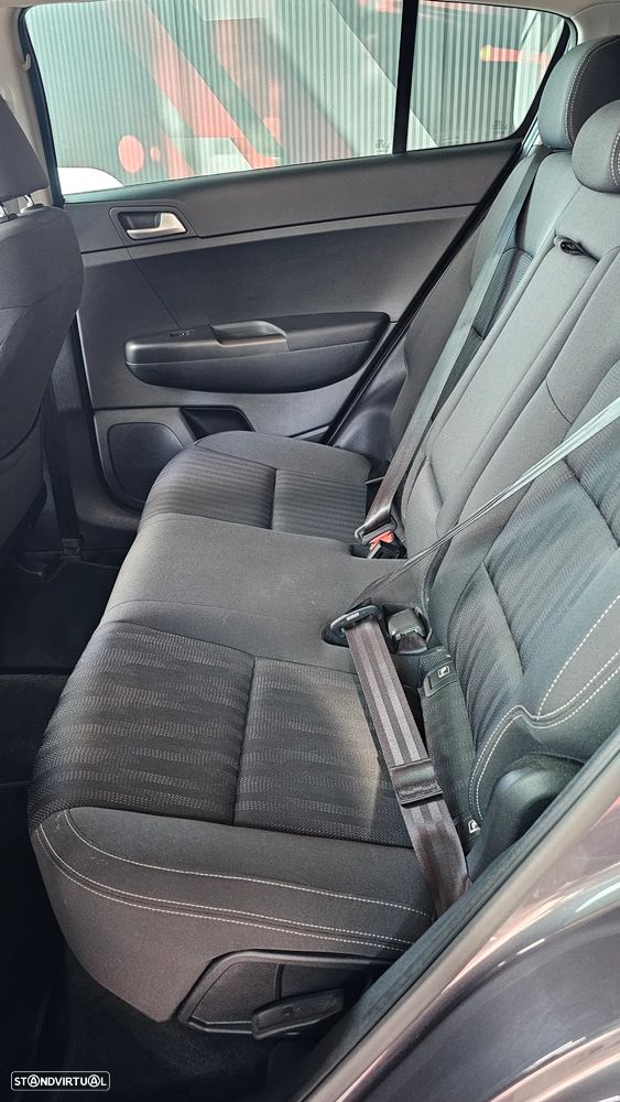 Kia Sportage 1.6 GDI ISG LX - 31