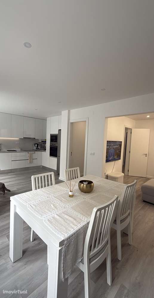 T2 Totalmente Remodelado com Quintal e Suite – Centro de Santarém - Grande imagem: 2/13