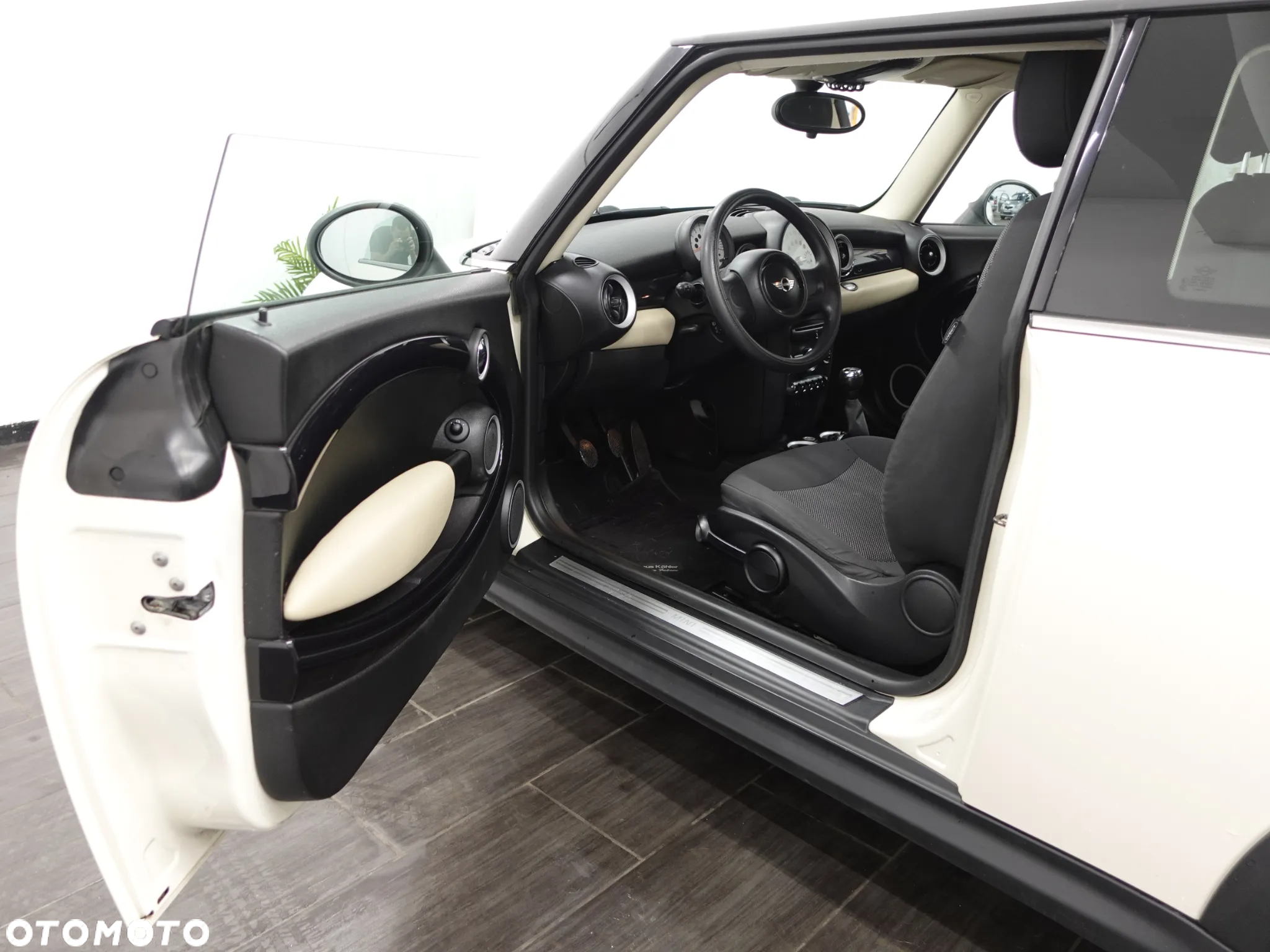 MINI ONE Standard - 18