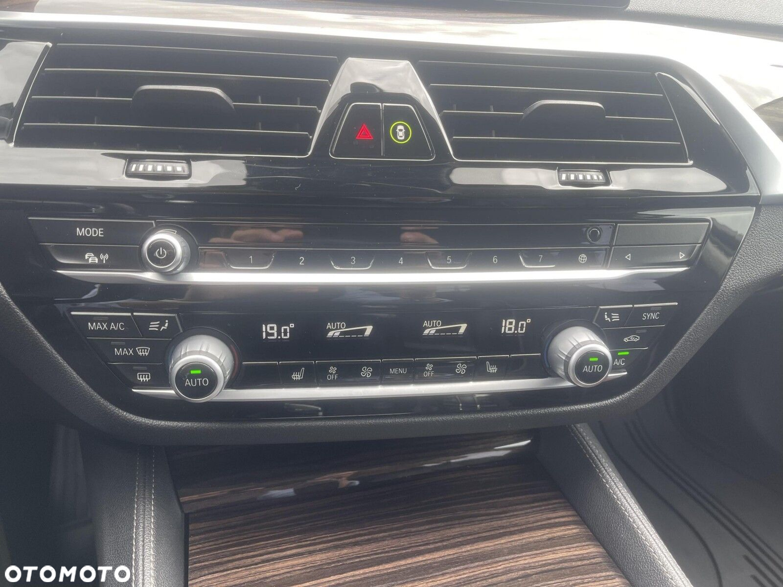 BMW Seria 5 520d xDrive Luxury Line - 14