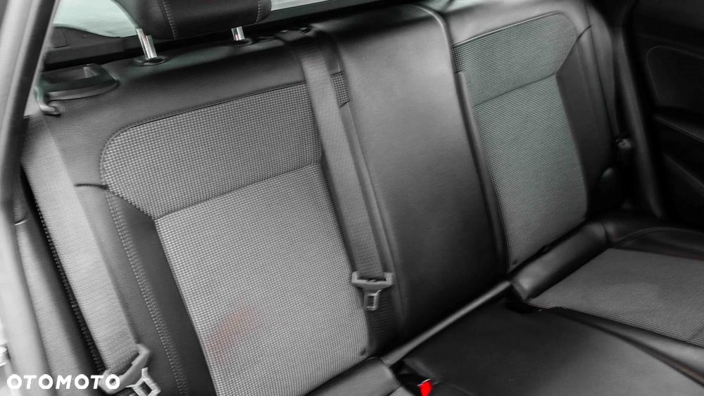 Opel Astra IV 1.4 T Cosmo S&S EU6 - 24