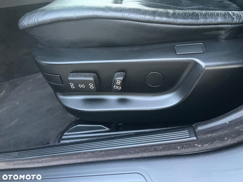 BMW Seria 7 735i L - 28