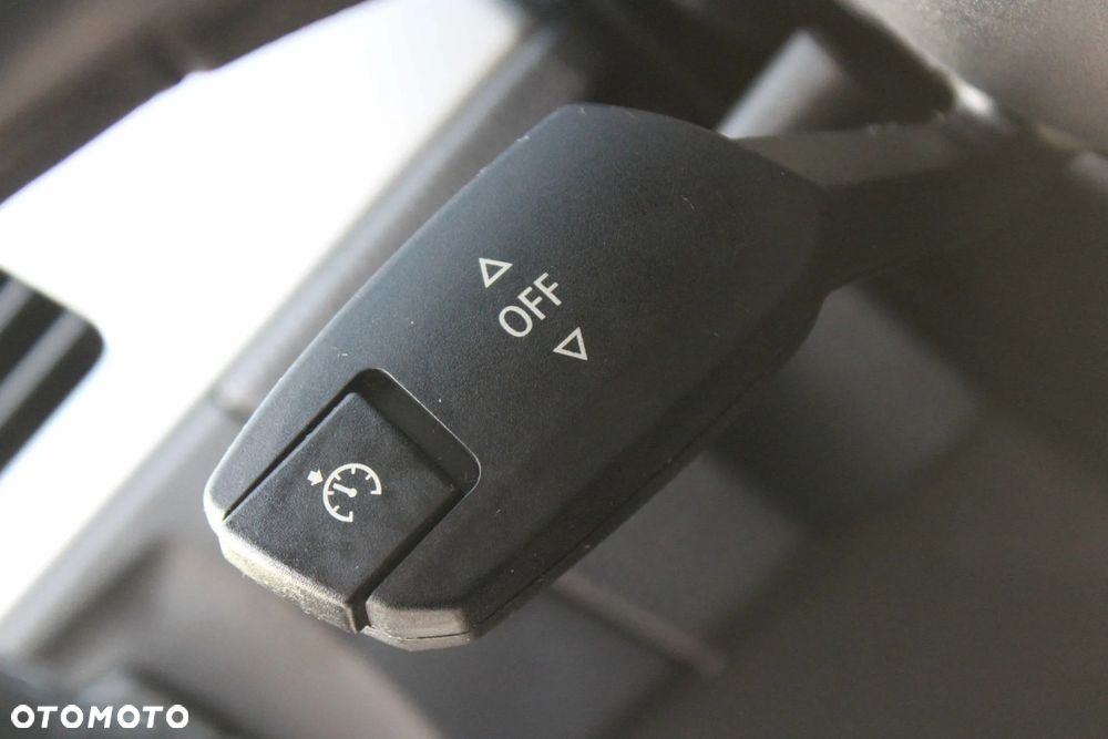 BMW Seria 3 320i - 10