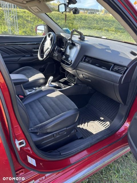Mitsubishi Outlander - 15