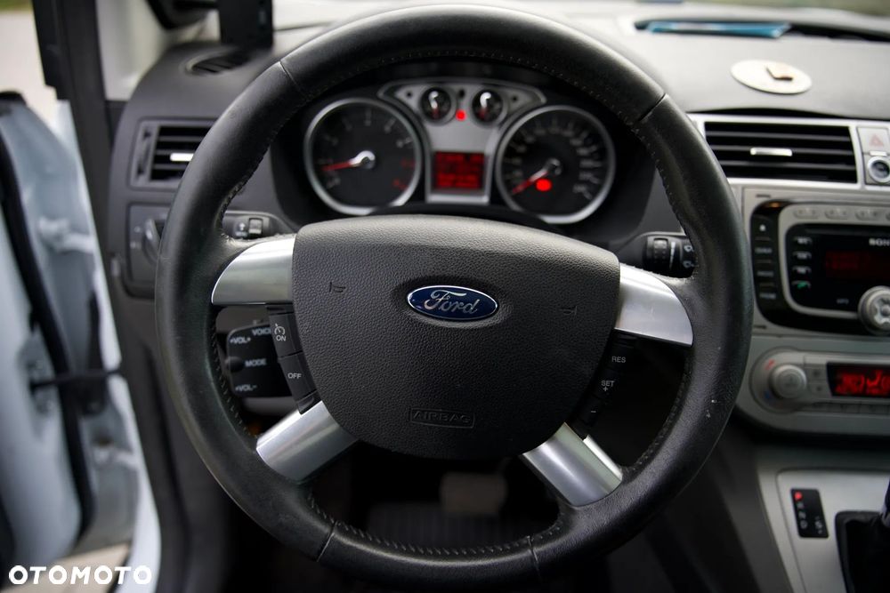 Ford Kuga 2.5 4x4 White Magic - 13