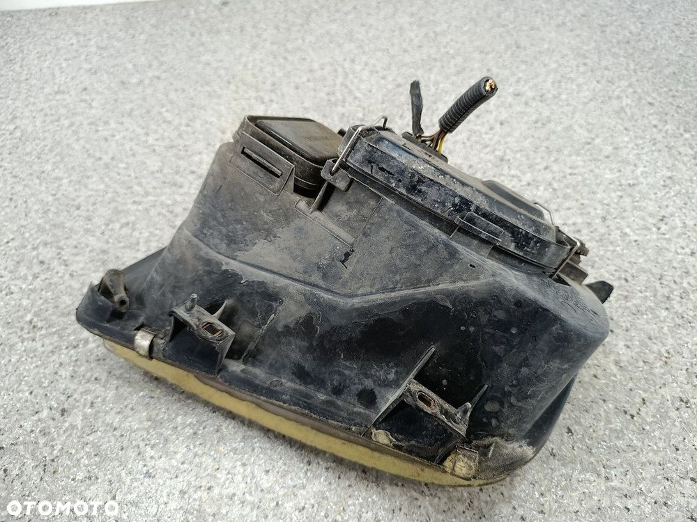 LAMPA PRZÓD PRAWA VW BORA - 9