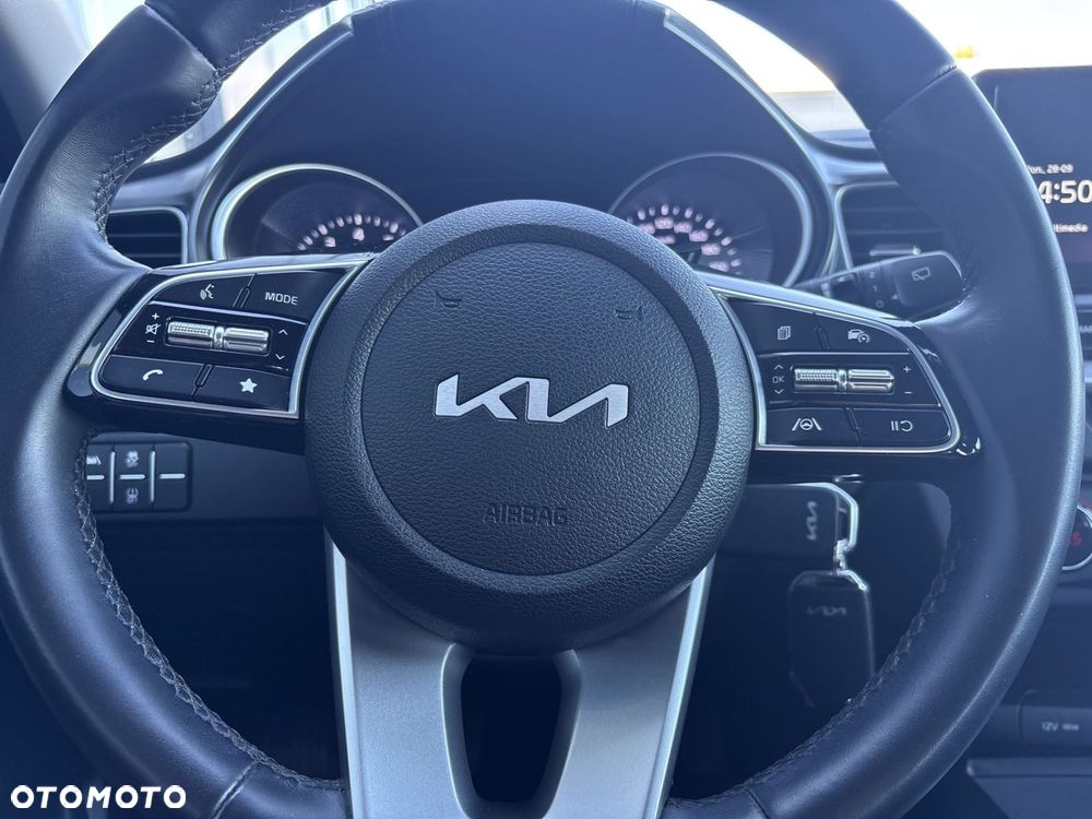 Kia Ceed - 21