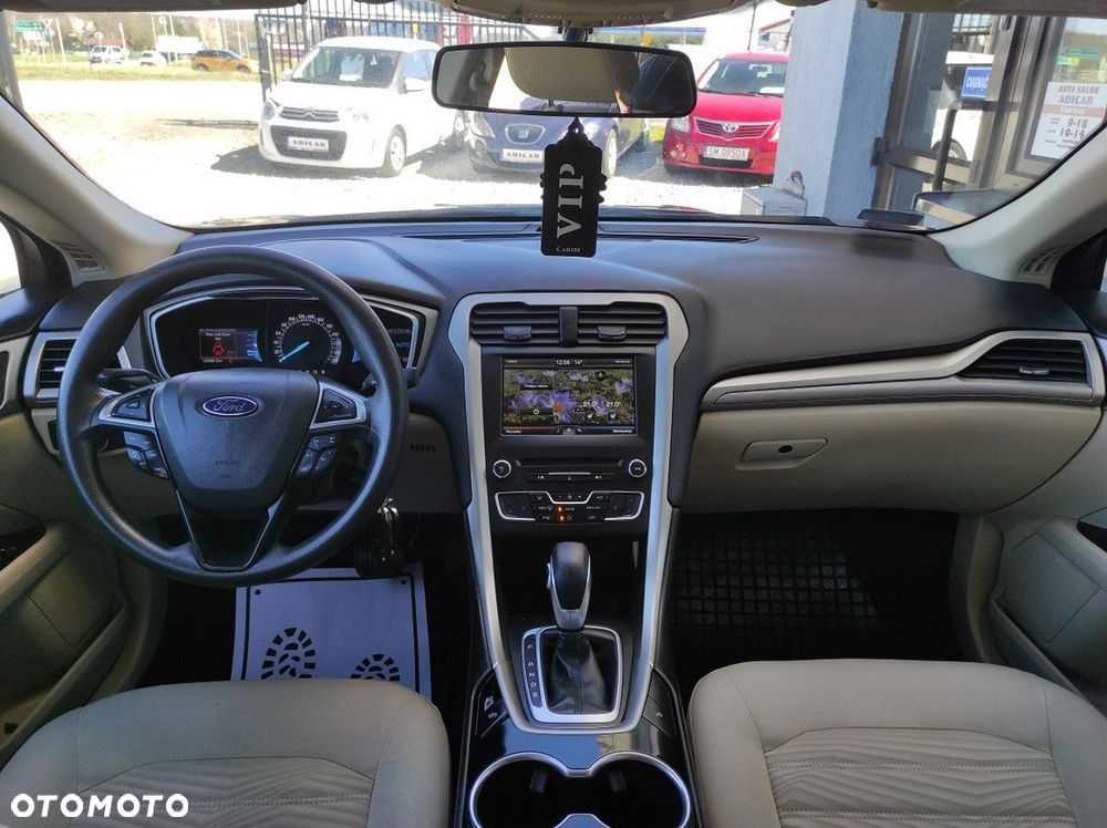 Ford Fusion - 10