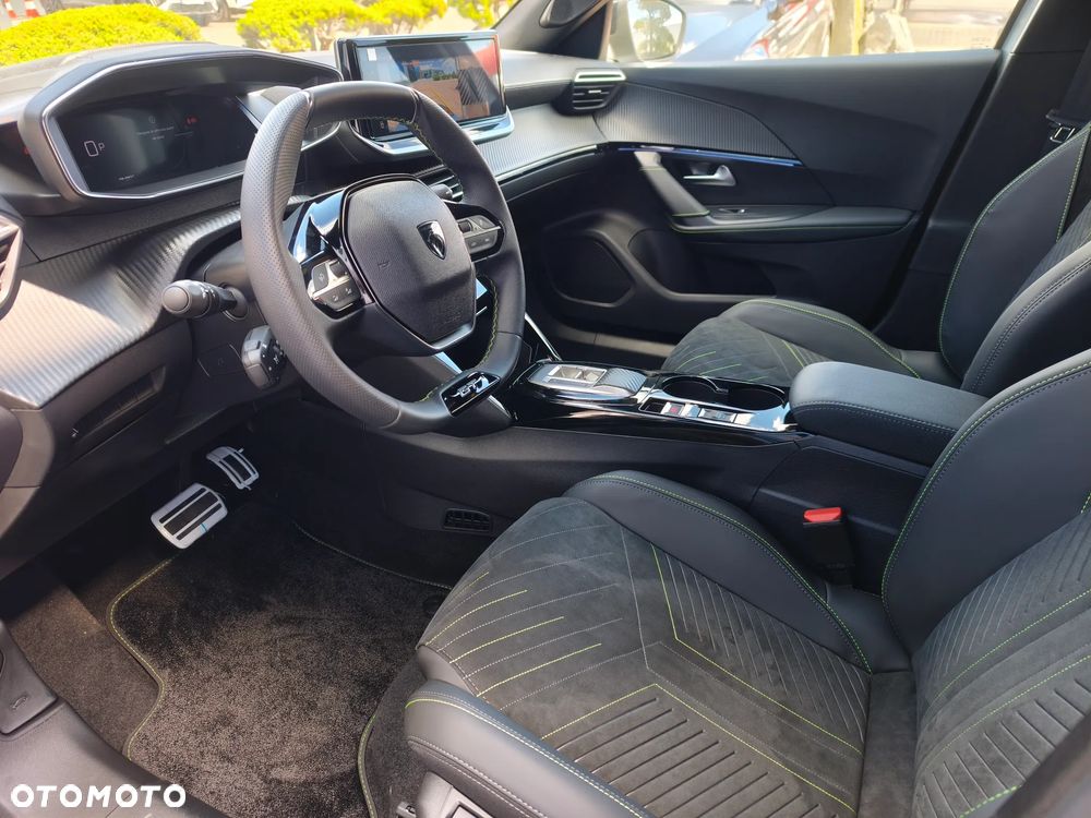Peugeot 2008 PureTech mHEV GT Exclusive e-DCS6 - 11