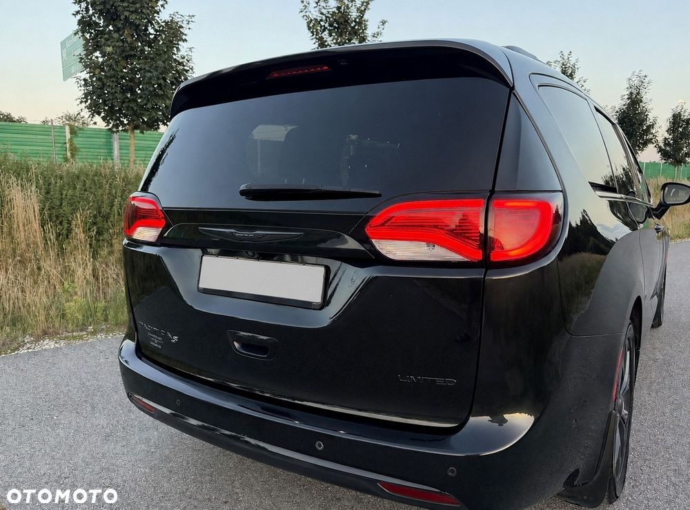 Chrysler Pacifica - 9