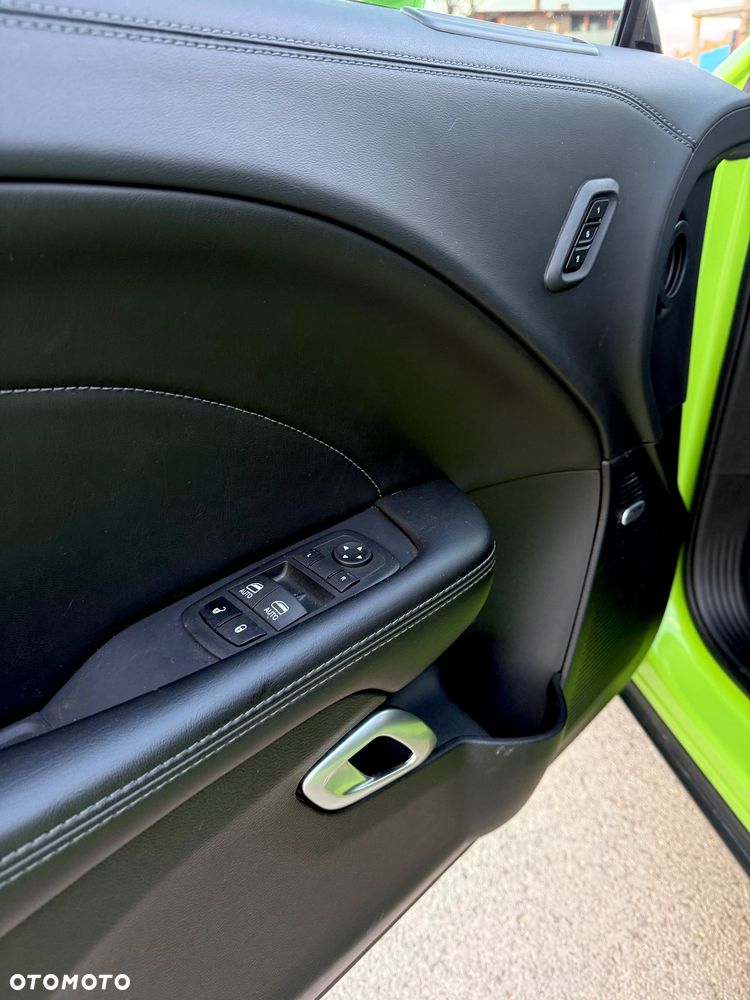 Dodge Challenger 3.6 GT AWD - 36