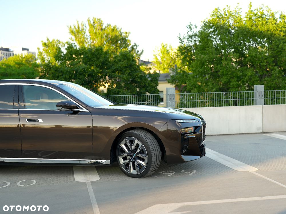 BMW Seria 7 - 37