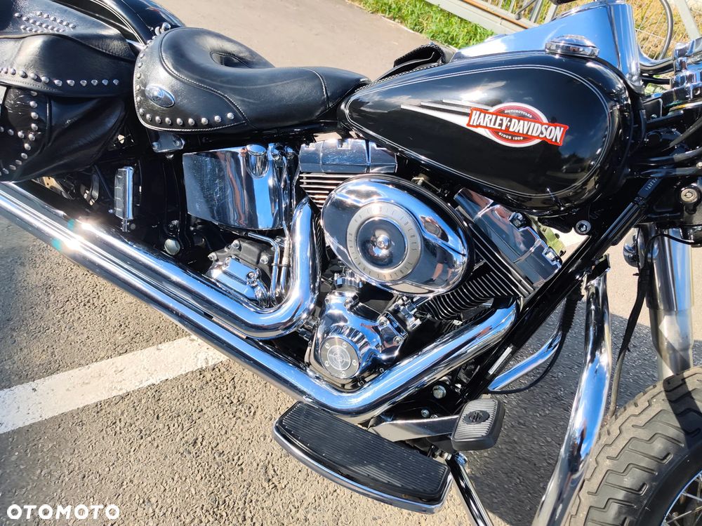 Harley-Davidson Softail Heritage Classic - 40