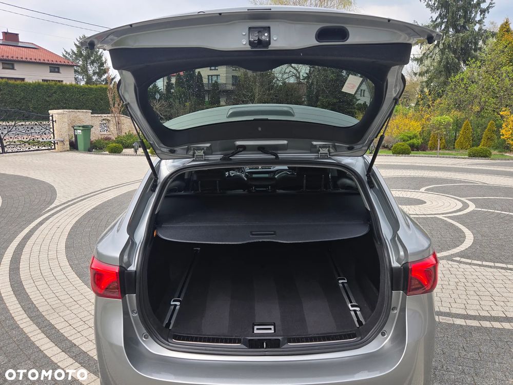 Toyota Avensis 2.0 D-4D Premium - 11