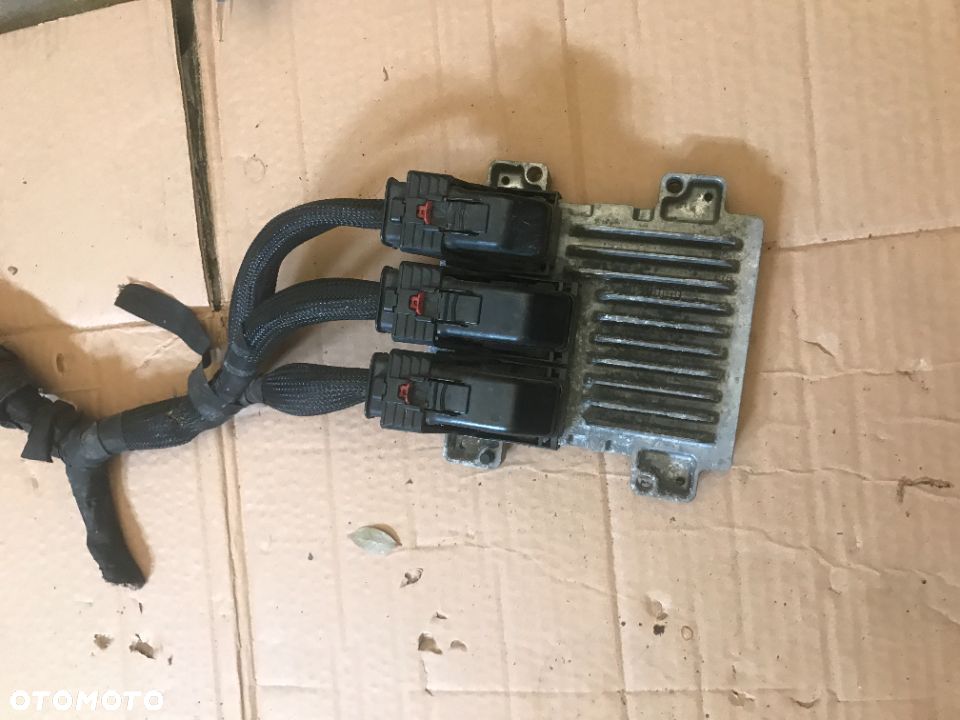 sterownik komputer silnika opel adam corsa d 12676078 - 1