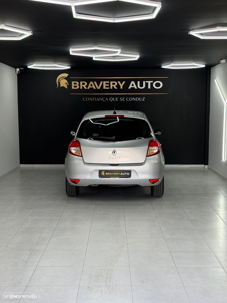 Renault Clio 1.2 16V Dynamique - 8