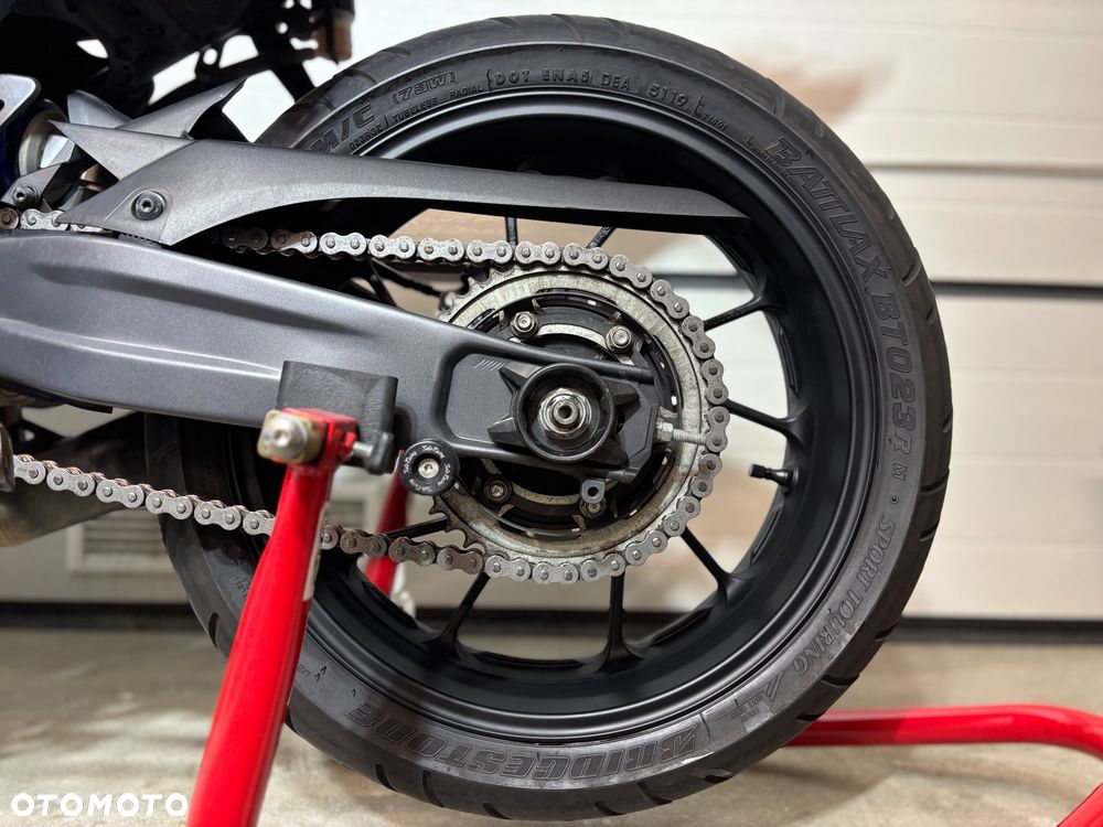 Yamaha R7 - 18