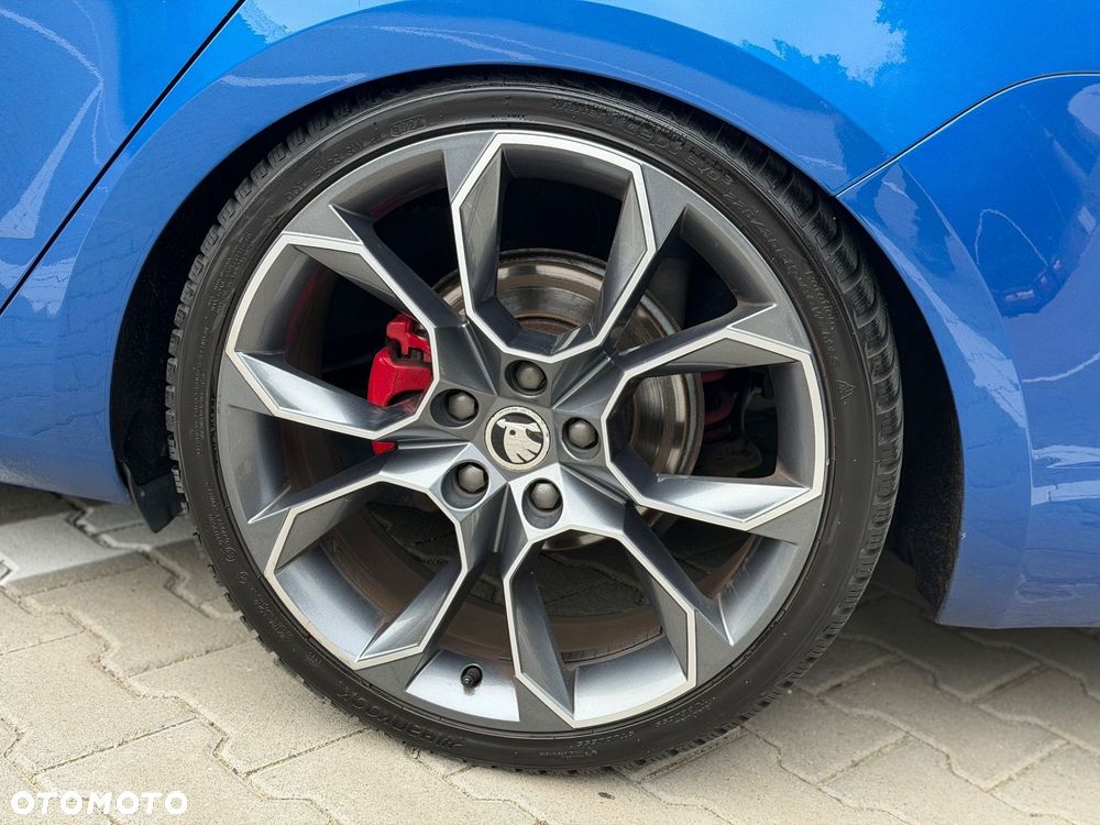 Skoda Octavia 2.0 TDI DSG RS - 27