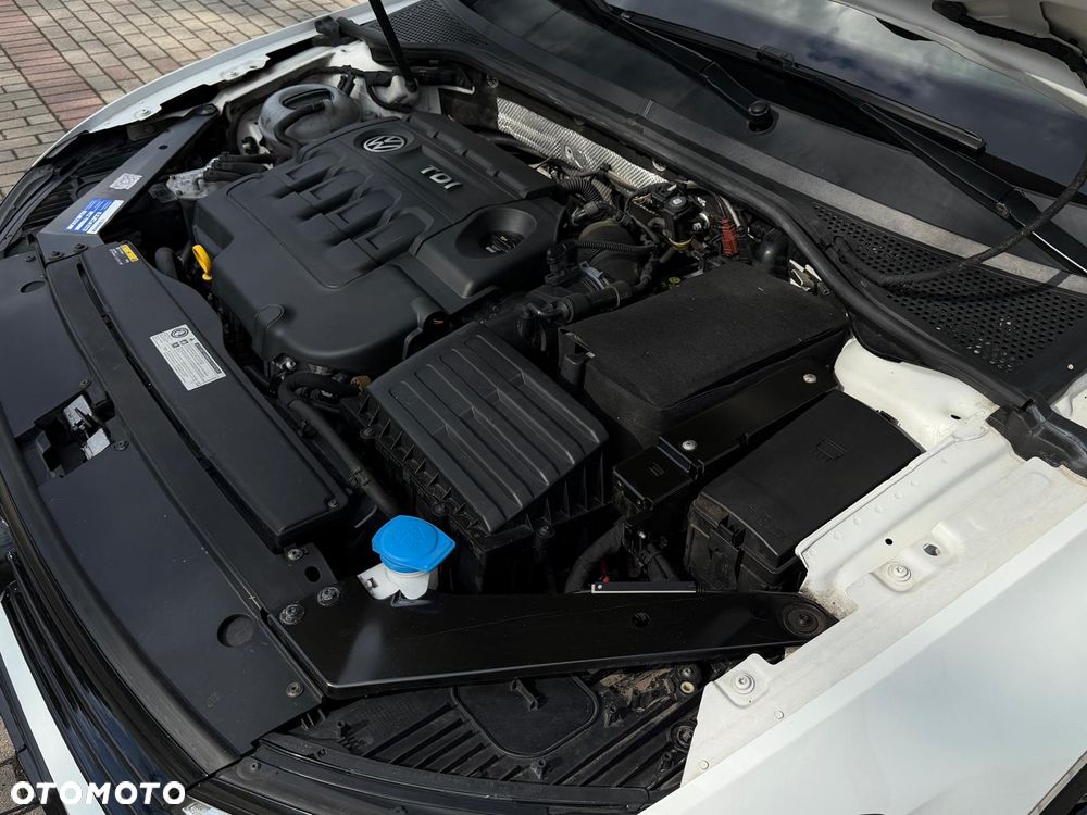 Volkswagen Passat 2.0 TDI (BlueMotion Technology) Highline - 26
