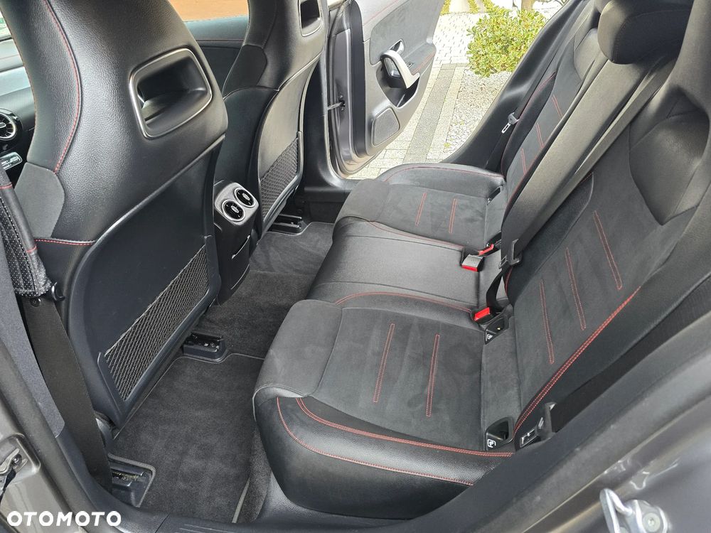 Mercedes-Benz CLA 220 7G-DCT AMG Line - 17
