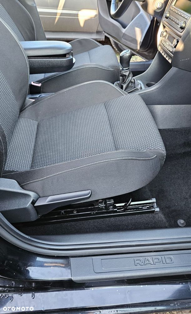 Skoda RAPID 1.2 TSI Ambition - 36